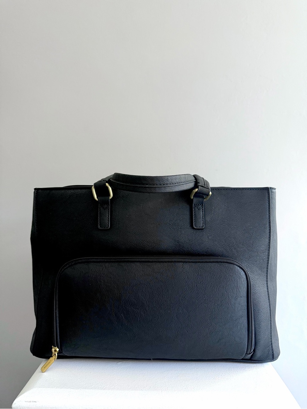 Faux Leather Tote Lunchbox - Picture 2 of 4